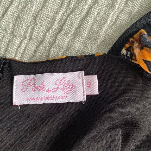 Pink Lily 2 piece crop top and wrap skirt size Small nwot - Picture 5 of 6